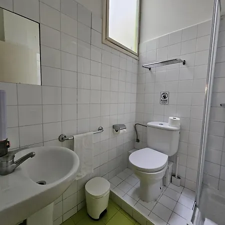 Central And Basic Universitat For Young Hostel-2